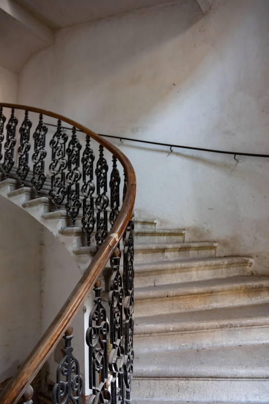 Stairs to women’s gallery