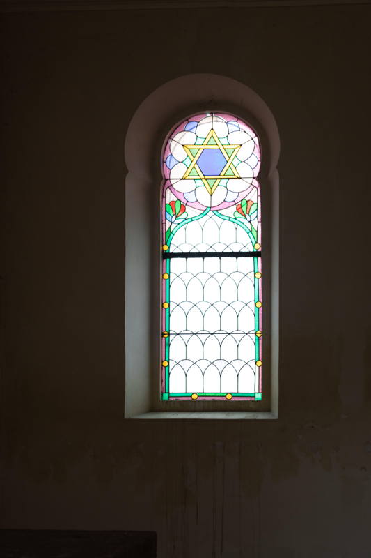 Stained glass window 