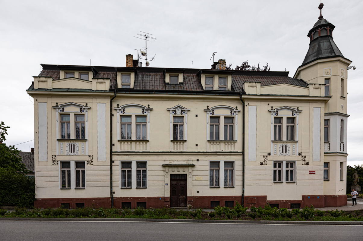 Synagogue converted to high school, now an apartment building