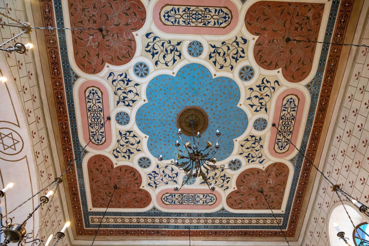 Original ceiling preserved