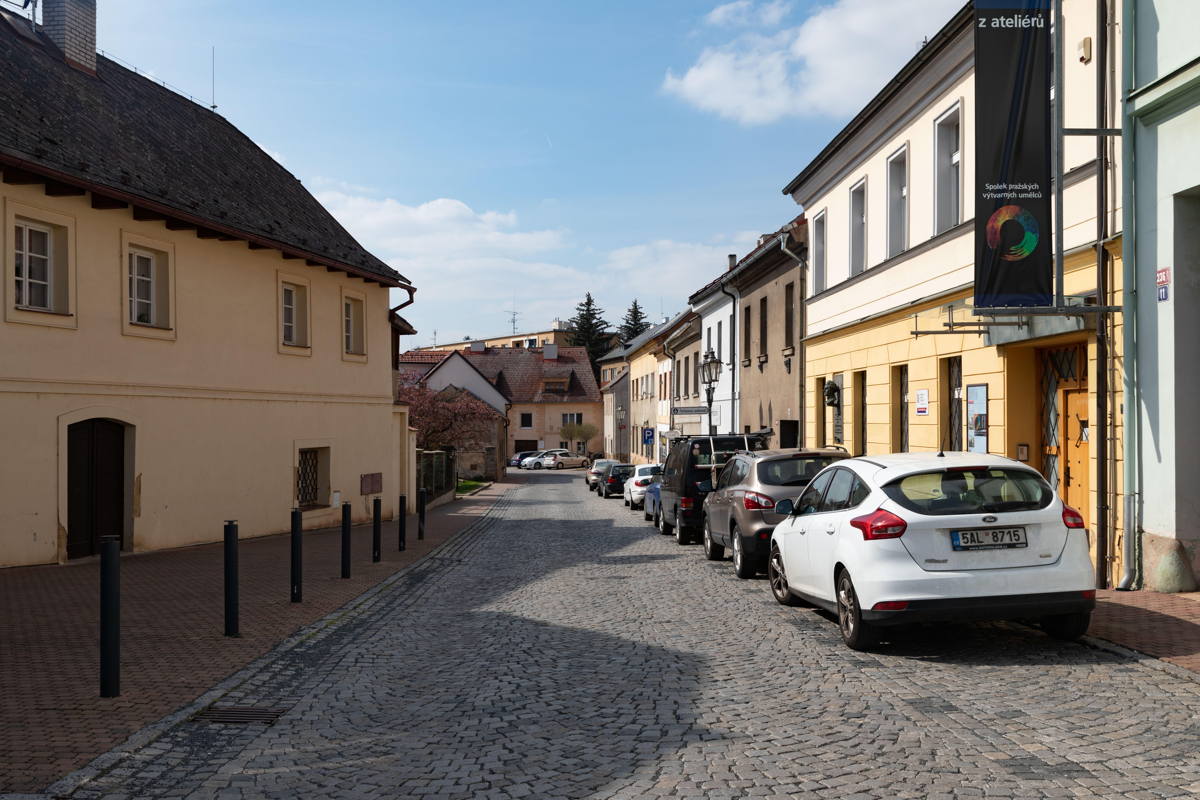 Jews clustered near center of town