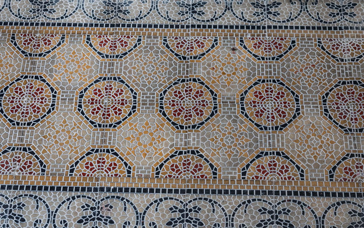 Floor tiles