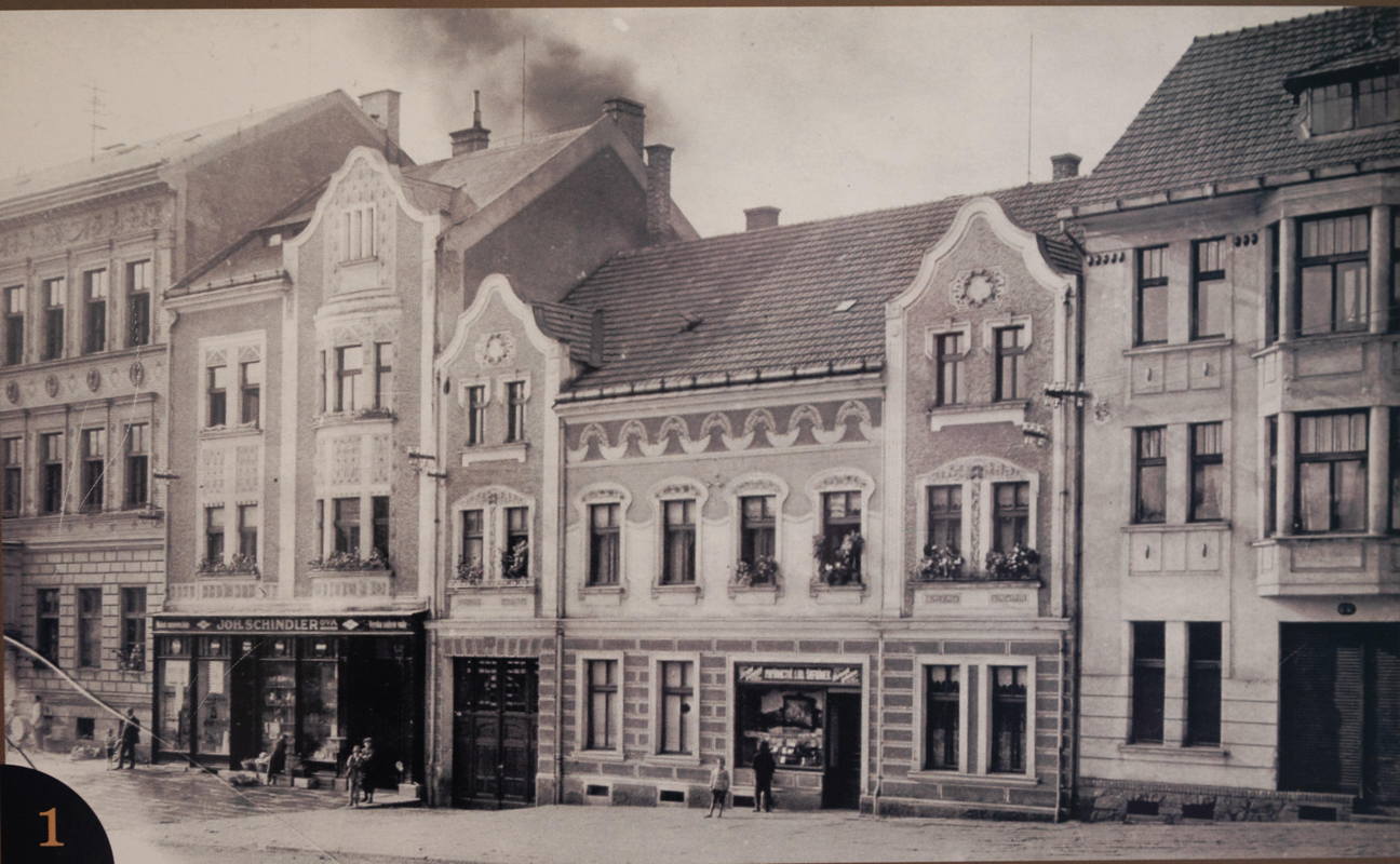 Jewish stores and homes above