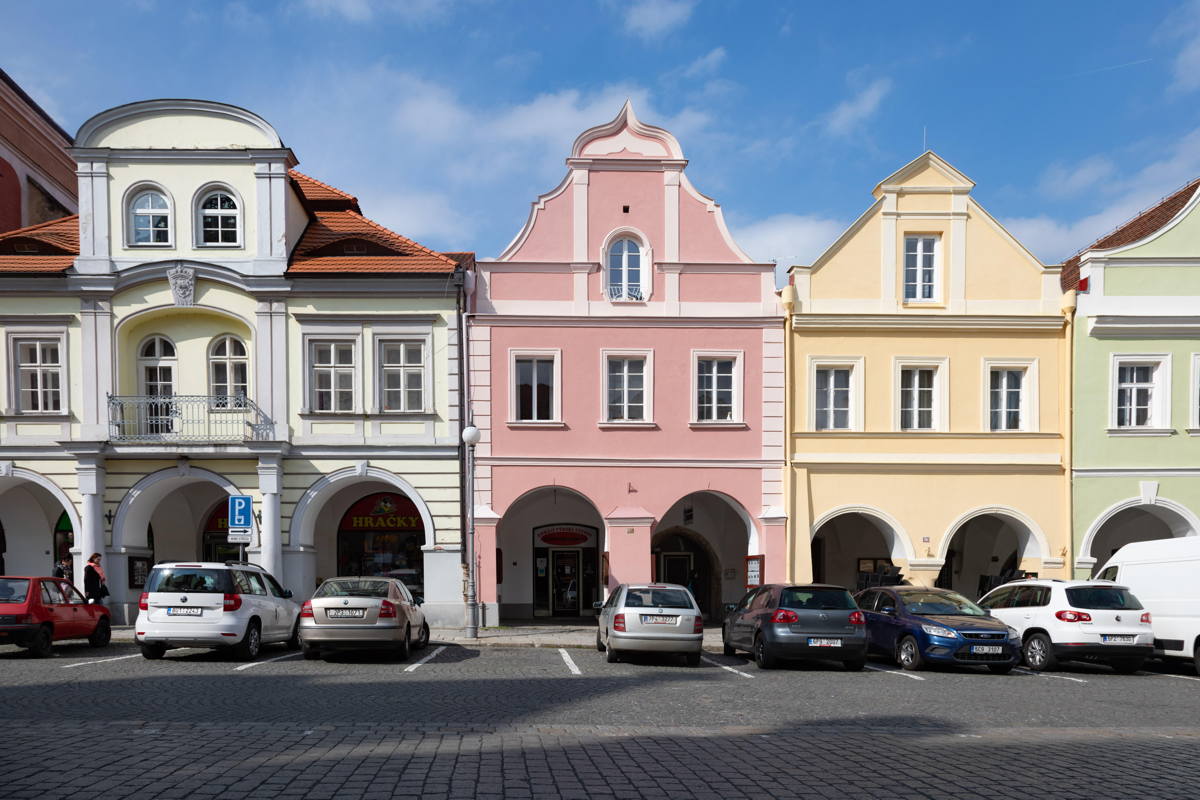 Jewish stores and homes above