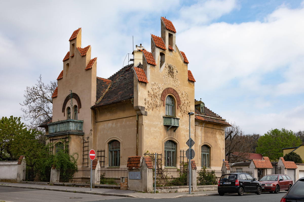 Possible former home of Jewish family. 