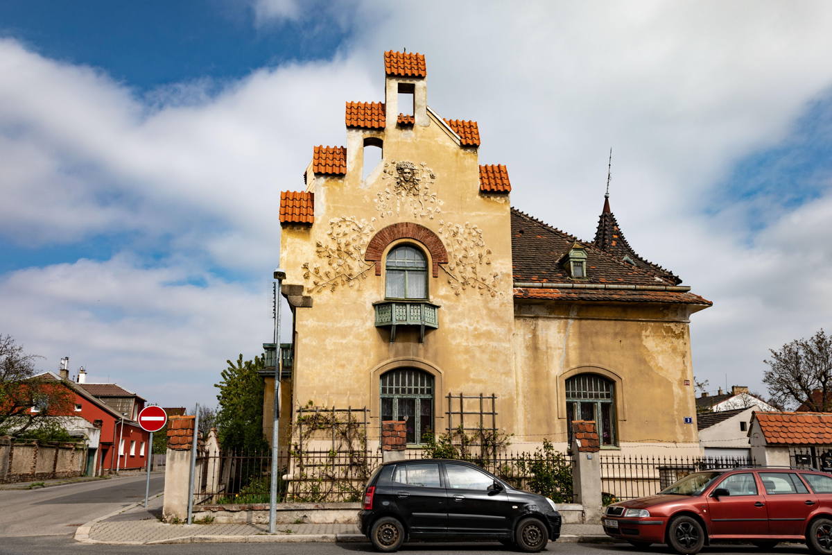 Possible former home of Jewish family. 