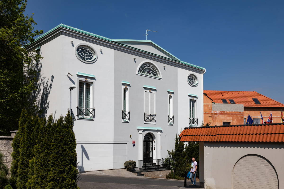 Synagogue in hills of city