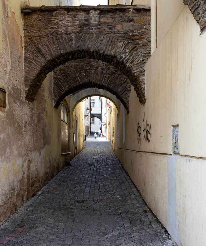 Zlata alley to old Ghetto