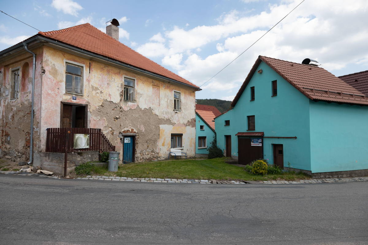 Jews moved to larger towns in early 1900’s