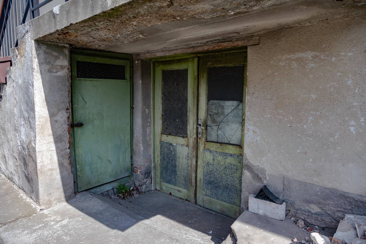 The Synagogue caretaker found a Mikvah in the lower floor of this building which is now a private residence.