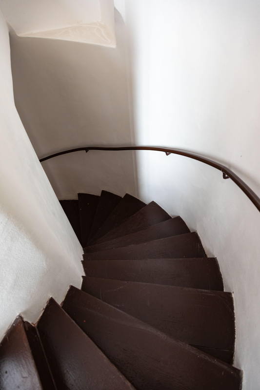 Stairs down from women’s gallery