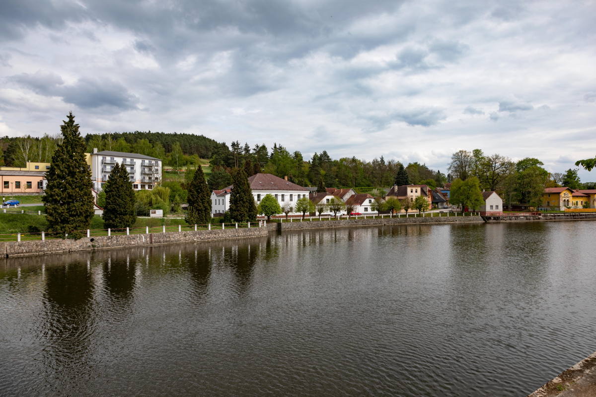 Jews lived on both sides of the river