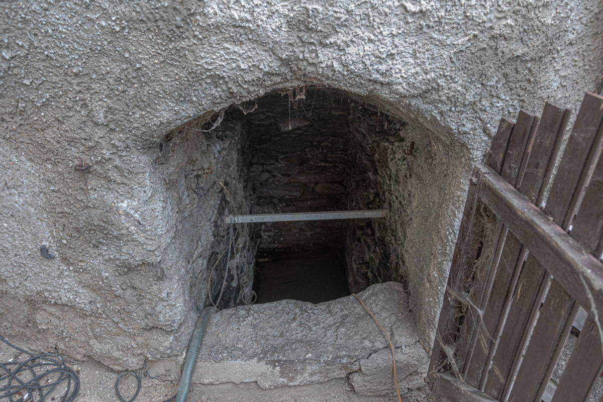 Mikvah in rear of Synagogue